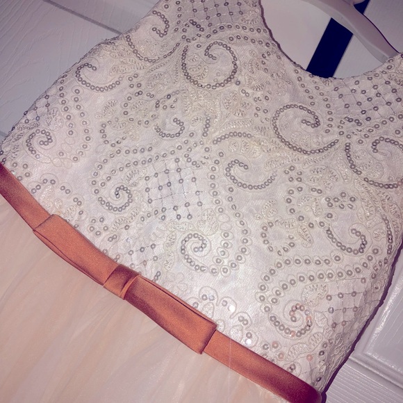 Girl Dress - Picture 2 of 3